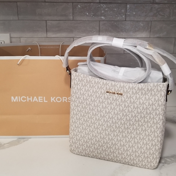 Michael Kors Vanilla Jet Set Large Messenger/Crossbody  bag - Picture 10 of 10